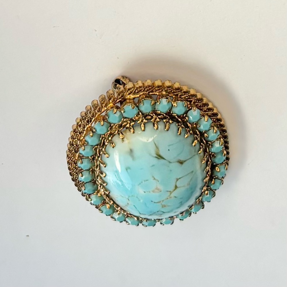Vintage Austrian Hubble Glass Cabochon Turquoise and Gold Brooch - Picture 4 of 8